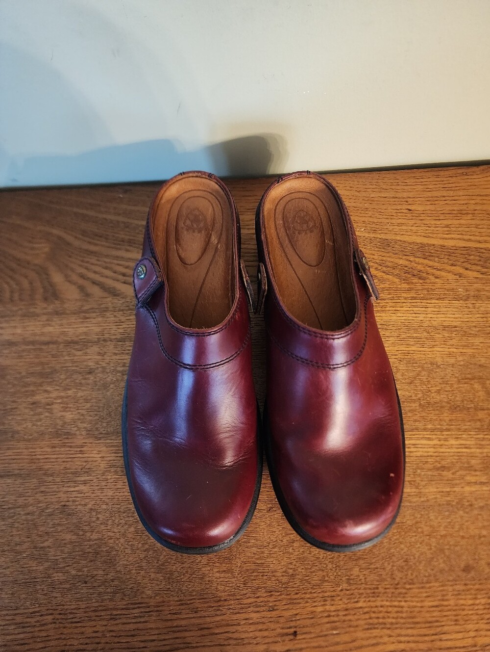 Women's Ariat Leather Burgundy Clogs Sz 8 - Picture 7 of 10